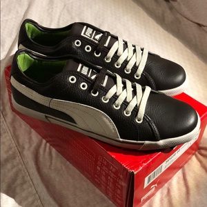 Men’s Pumas size 8